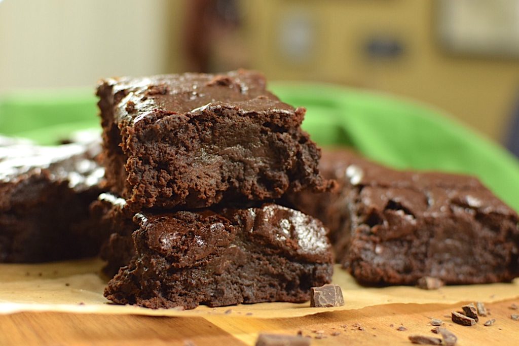 gluten free fudgy brownies - refined sugar free