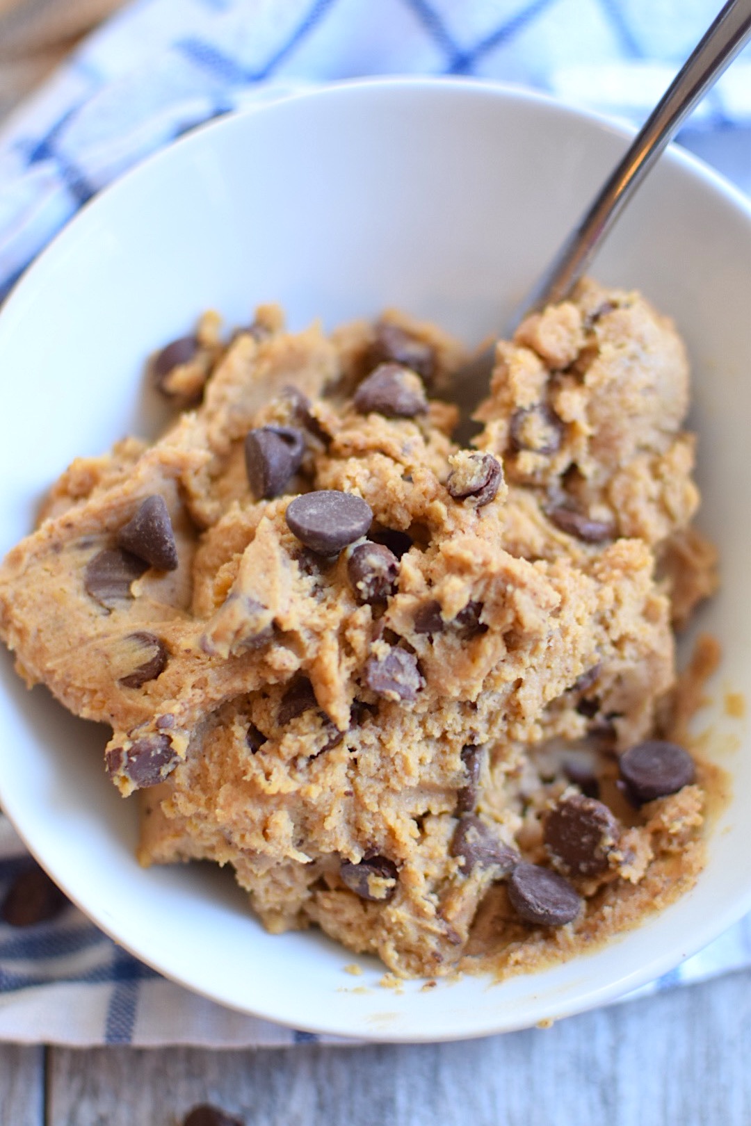 chocolate chip cookie dough hummus | Natural Tasty Chef