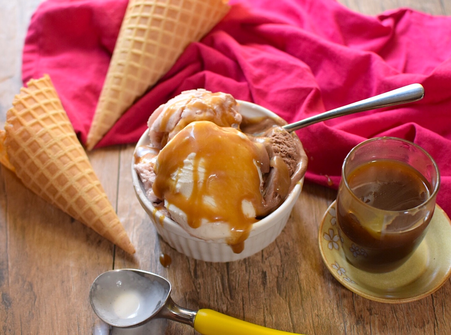 Homemade vegan caramel sauce