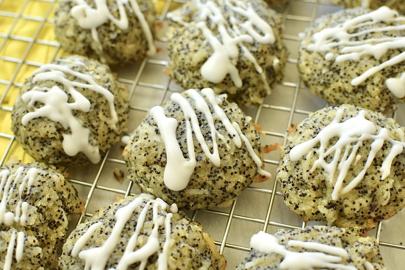 Grain Free Lemon Poppyseed Cookies